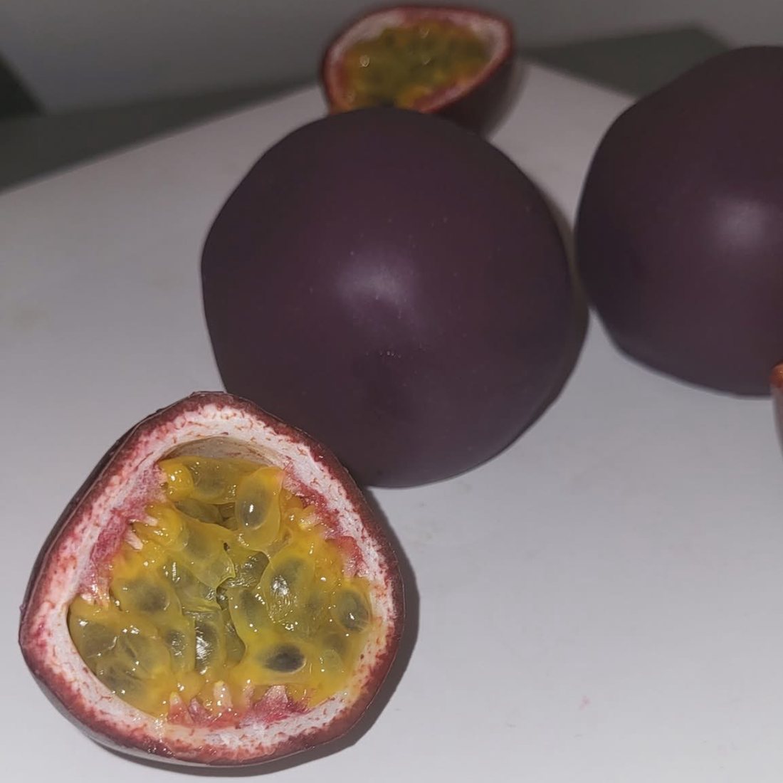 Entremets trompe-l'œil en forme de fruit