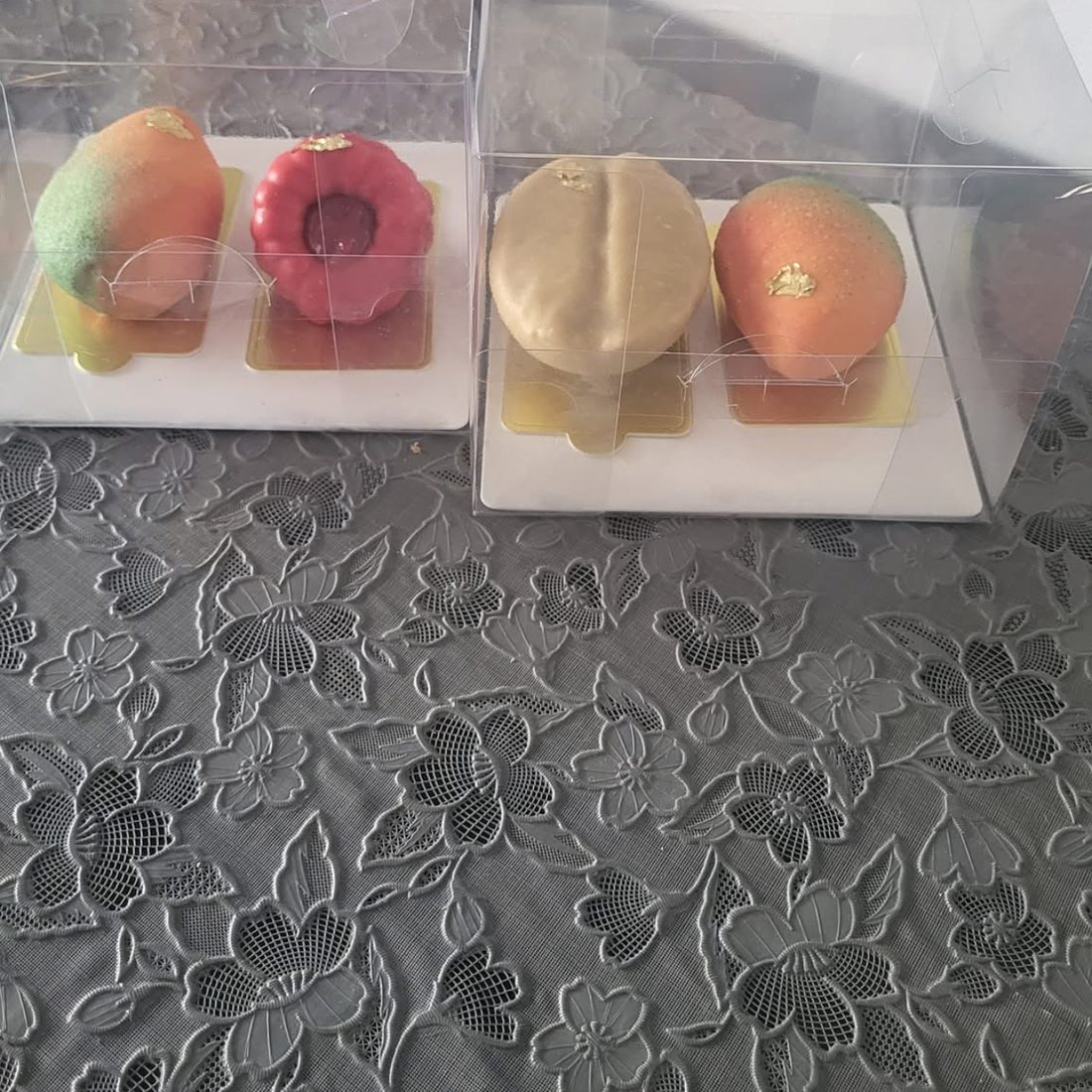 Entremets trompe-l'œil en forme de fruit